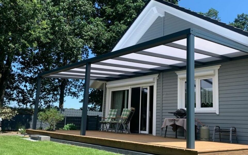 Terrassendach Alu in Grau